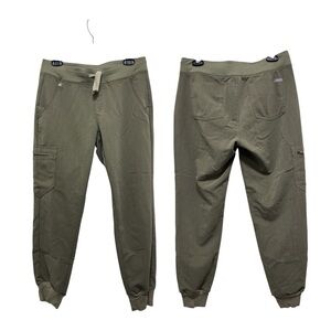 Figs Men's Cargo Pants in Olive